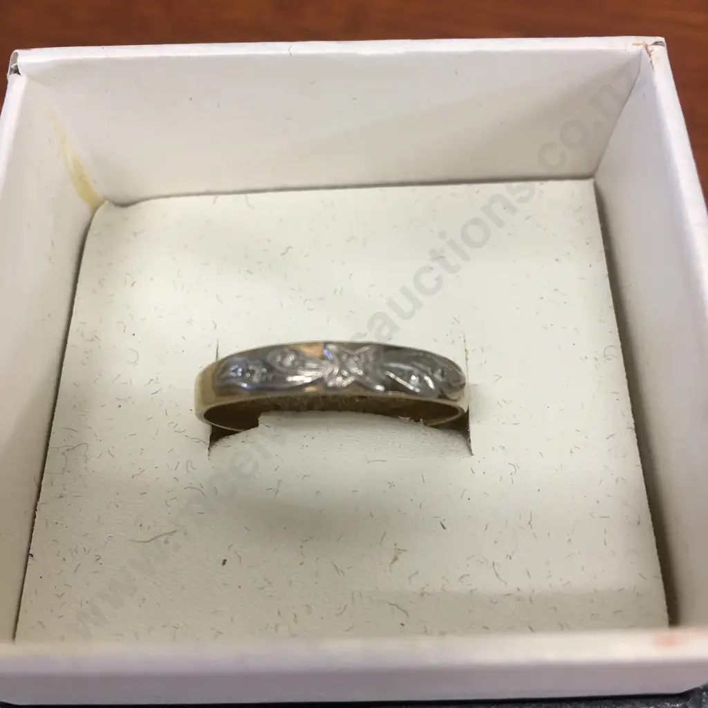Gold Ladies Ring Stamped 375 Image 1++